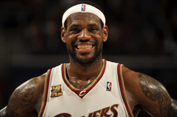 NBA生涯首秀！杨瀚森贡献10分5助攻