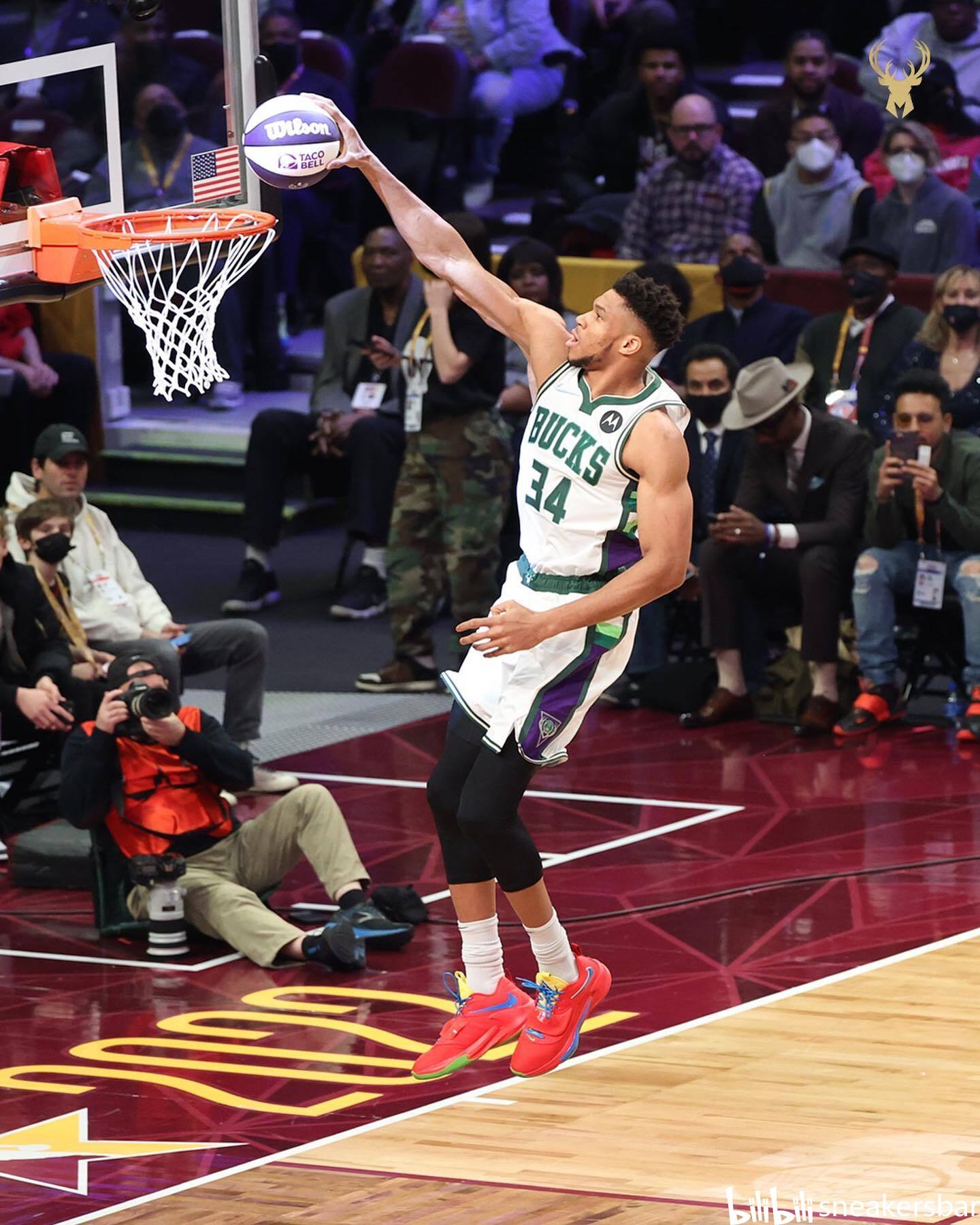 NBA热火队前安保员盗窃比赛纪念品被捕曾10万美元卖掉詹姆斯天价球衣